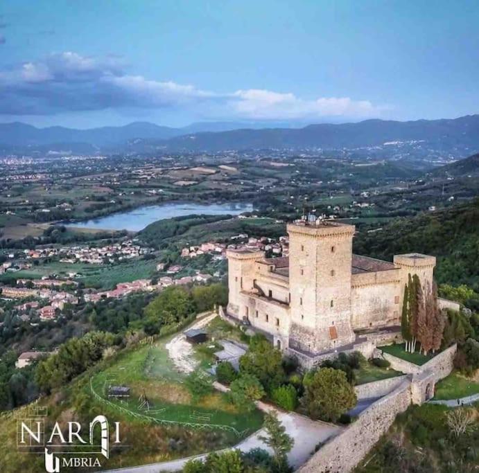 Fresco E Colorato Appartamentino In Narni Scalo Exterior foto